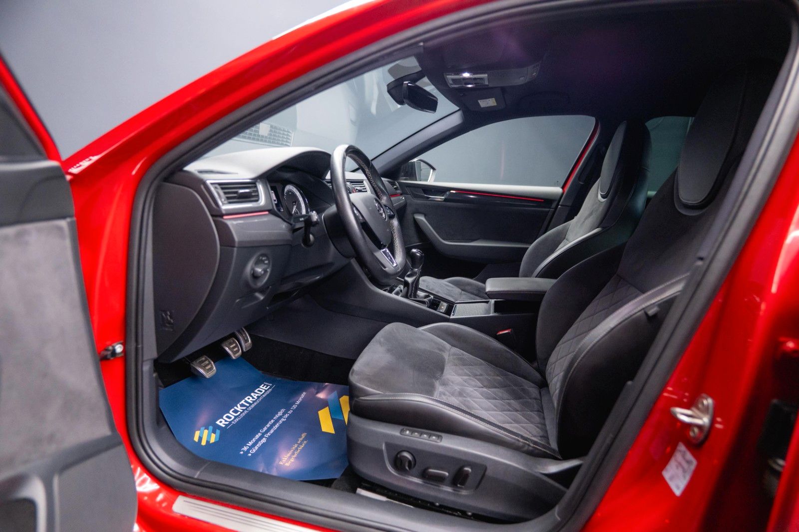 Fahrzeugabbildung SKODA Superb 1.8 TSI Combi Sportline | DAB | Alcantara