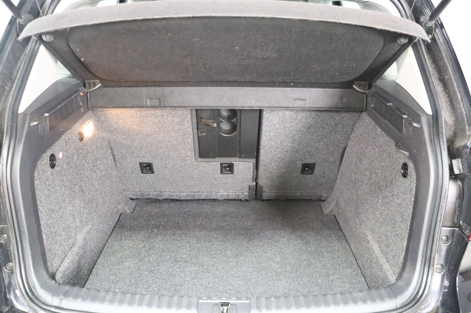 Fahrzeugabbildung Volkswagen Tiguan 1.4 TSI * HU/AU 09.2027