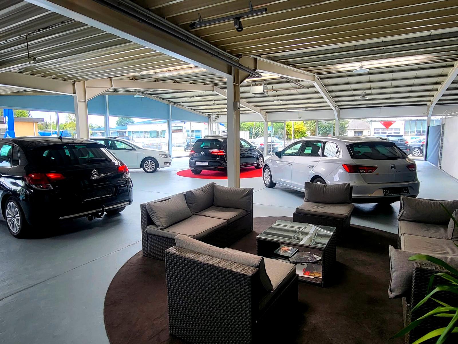 showroom-image-top