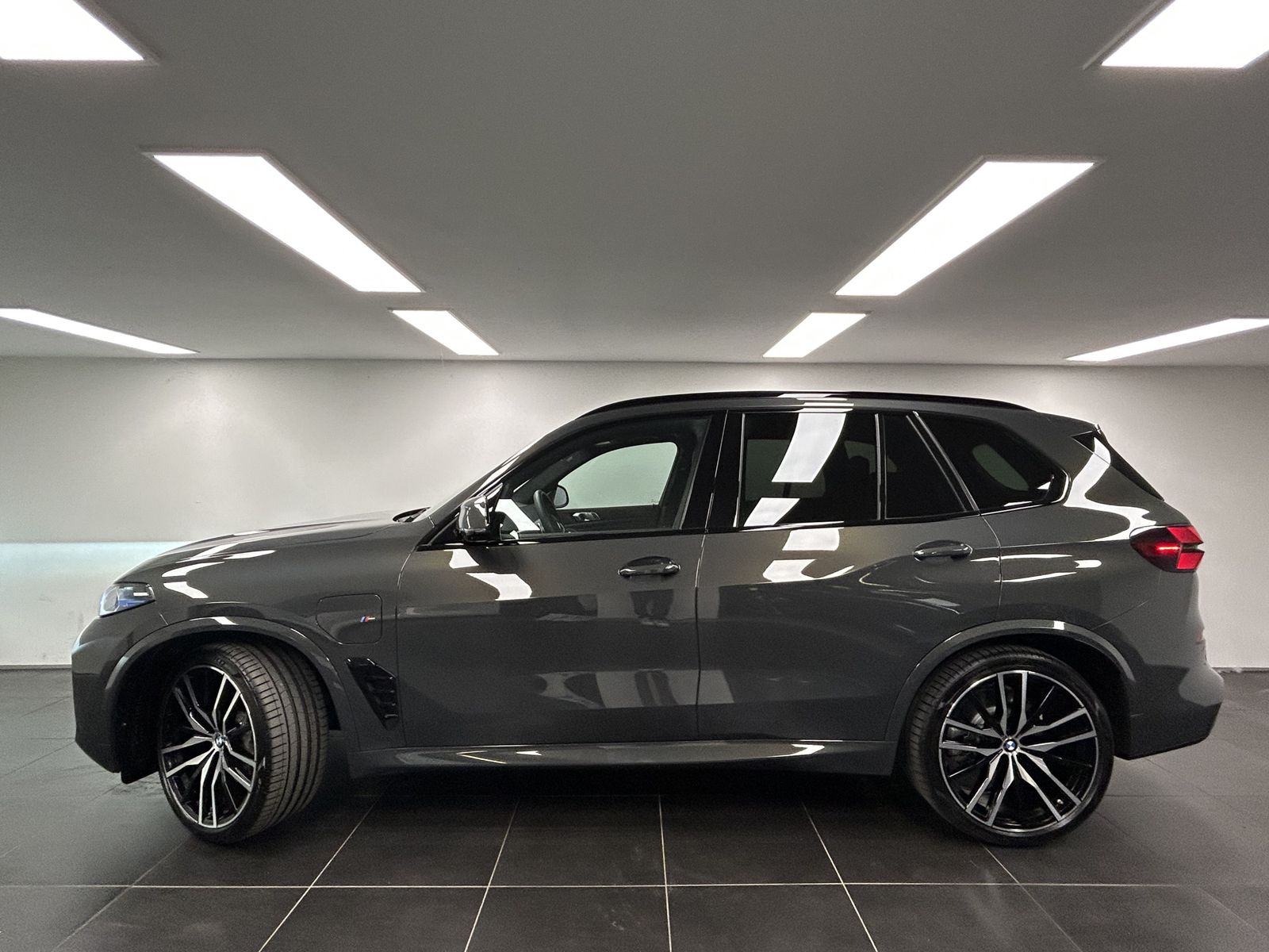 BMW X5 xDrive50e M Sportpaket Pano. B&W AHK DAB LED  imagem 3