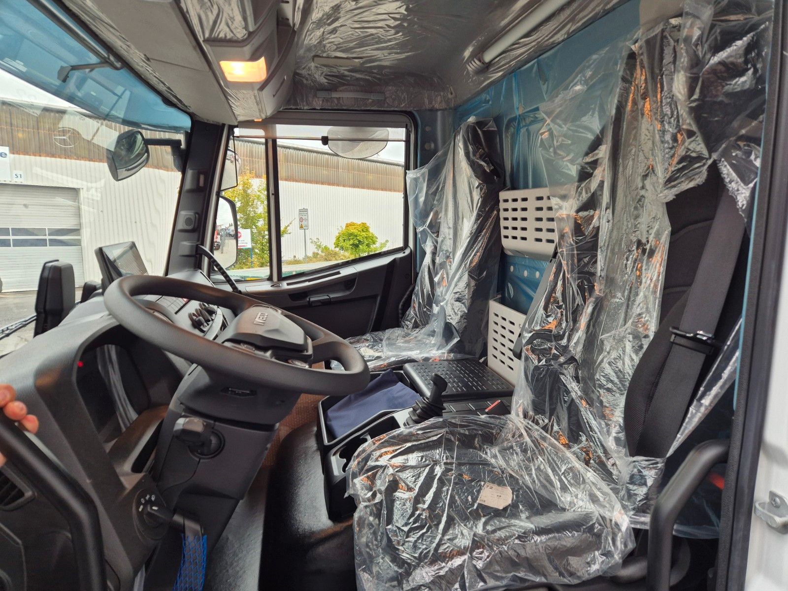 Fahrzeugabbildung Iveco Eurocargo ML160E28/FP Böse Schwenkwand LBW 2xAHK