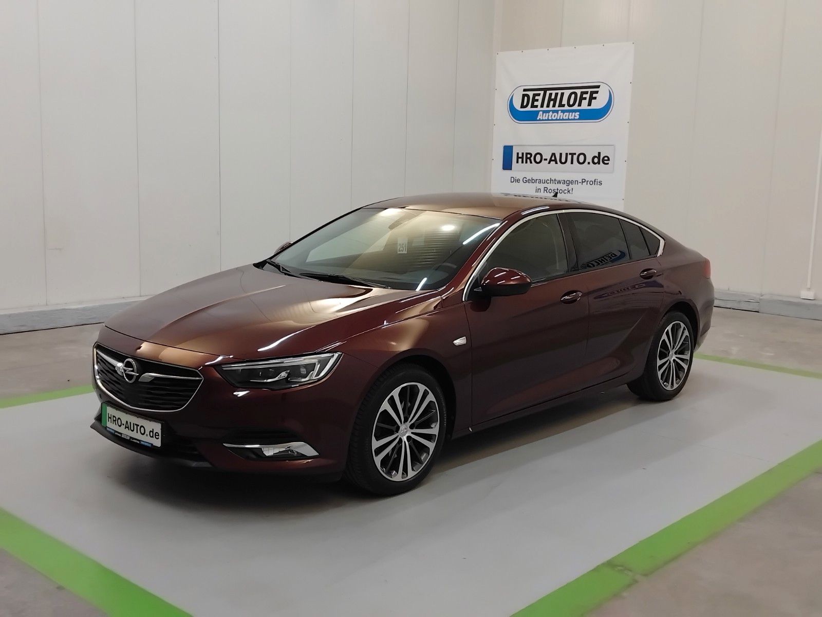 Opel Insignia (06/2026, Benzin)