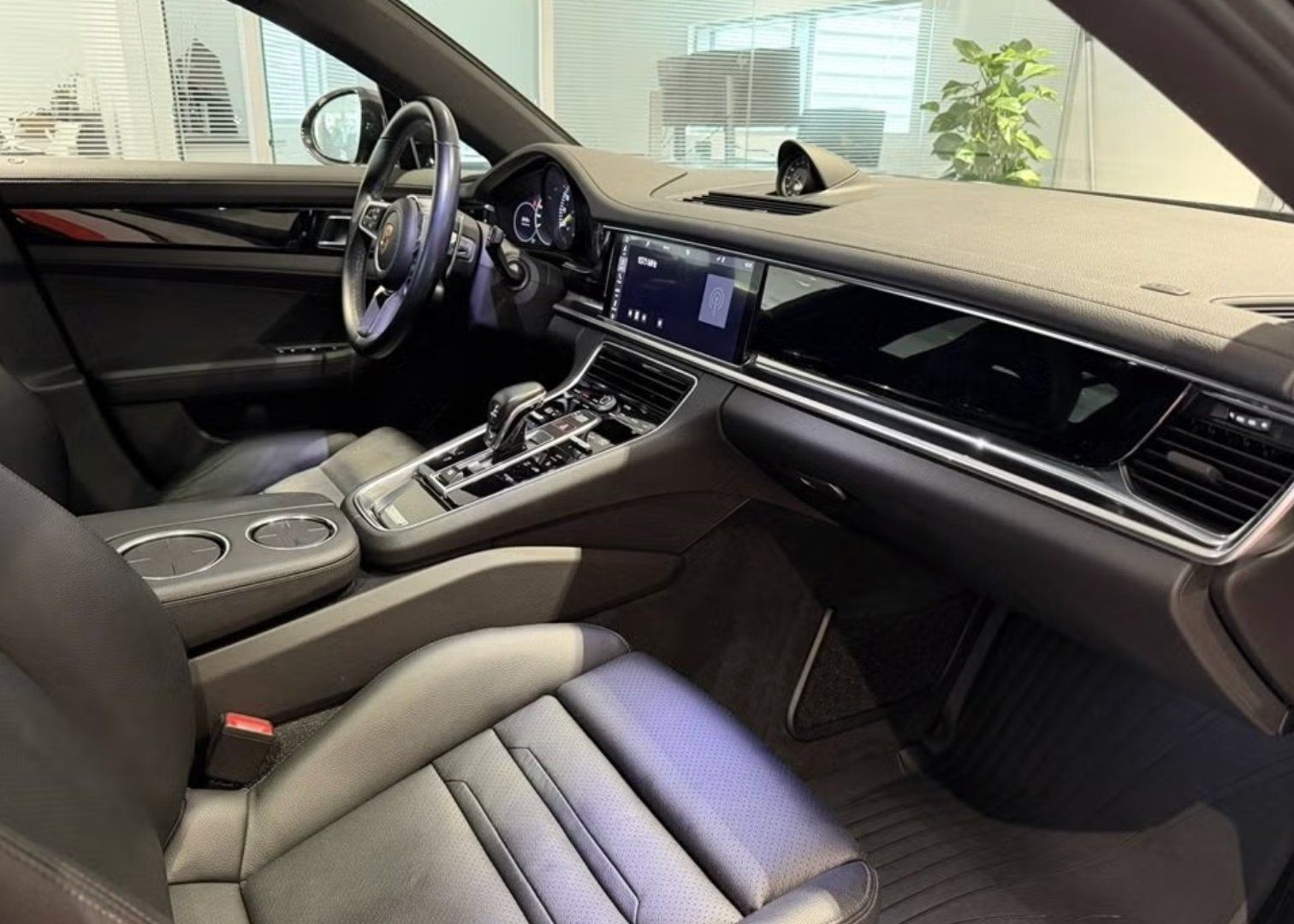 Porsche Panamera 4 E-Hybrid foto 23