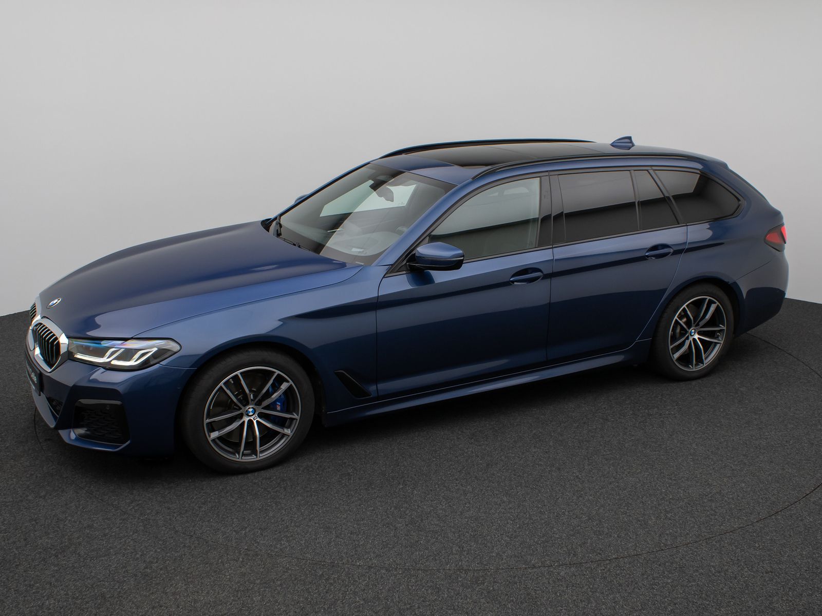 Fahrzeugabbildung BMW 530d M Sport Panorama Kamera Laser HUD DAB H/K