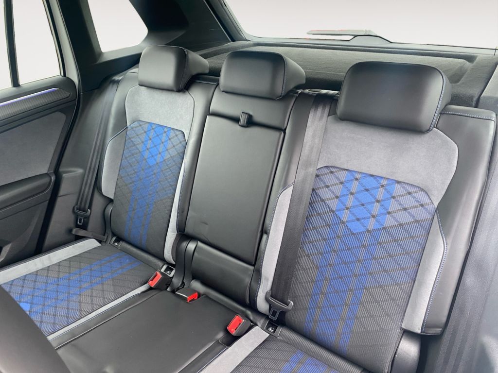 Fahrzeugabbildung Volkswagen Tiguan 2.0 TSI 4Motion DSG R AHZV DCC