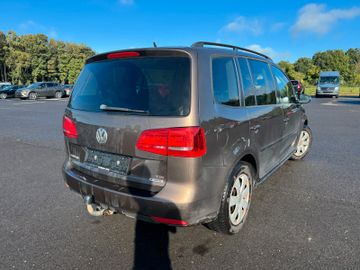 Volkswagen Touran - 6
