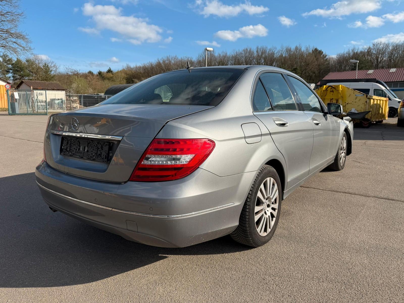 Mercedes-Benz C 180 C Limousine C 180 CGI BlueEfficiency