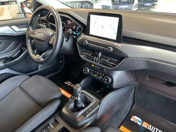 Ford Focus Lim. Titanium *Navi*AHK*LED*