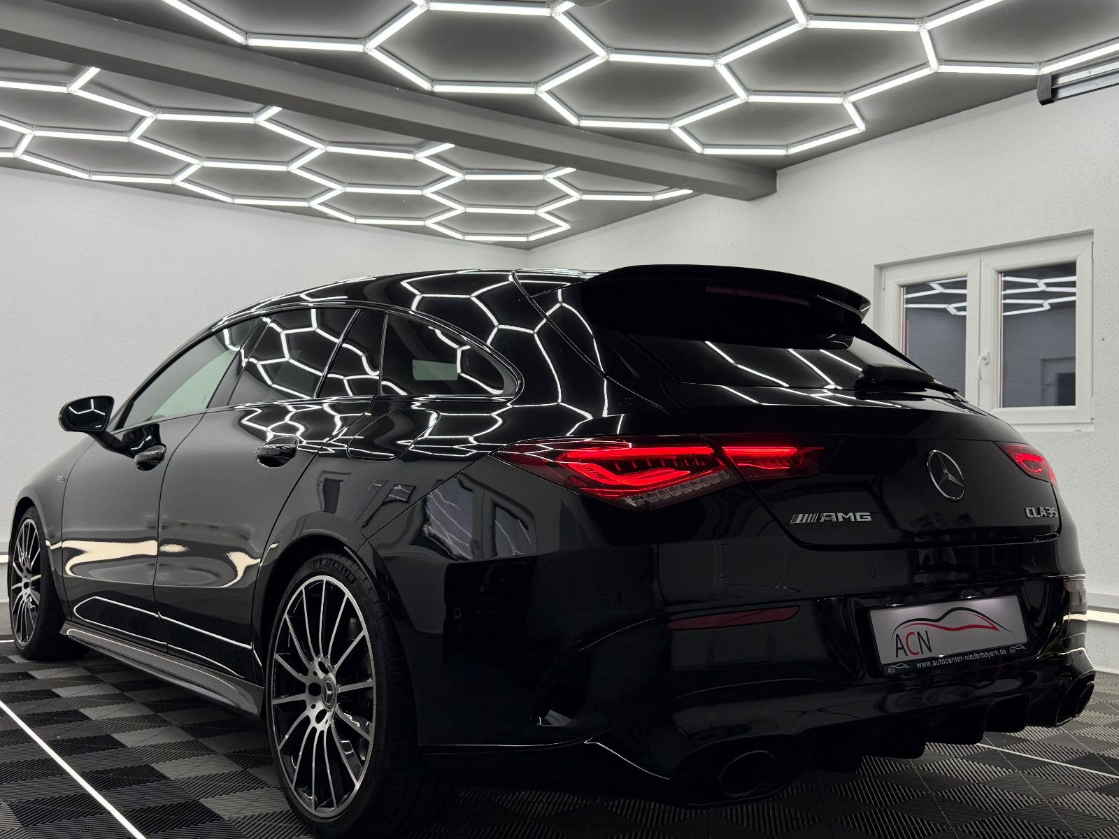 Fahrzeugabbildung Mercedes-Benz CLA 35 AMG SB 4-MATIC/BURMESTER/360*/DISTRONIC+