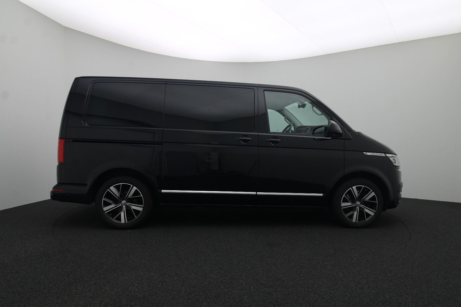 Fahrzeugabbildung Volkswagen T6.1 Multivan Highline 4MOTION Standheizung ACC