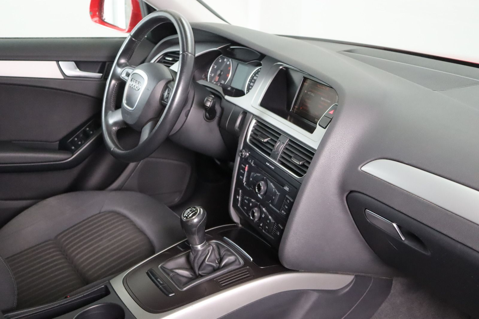Fahrzeugabbildung Audi A4 1.8 TFSI Avant * Xenon * SHZ
