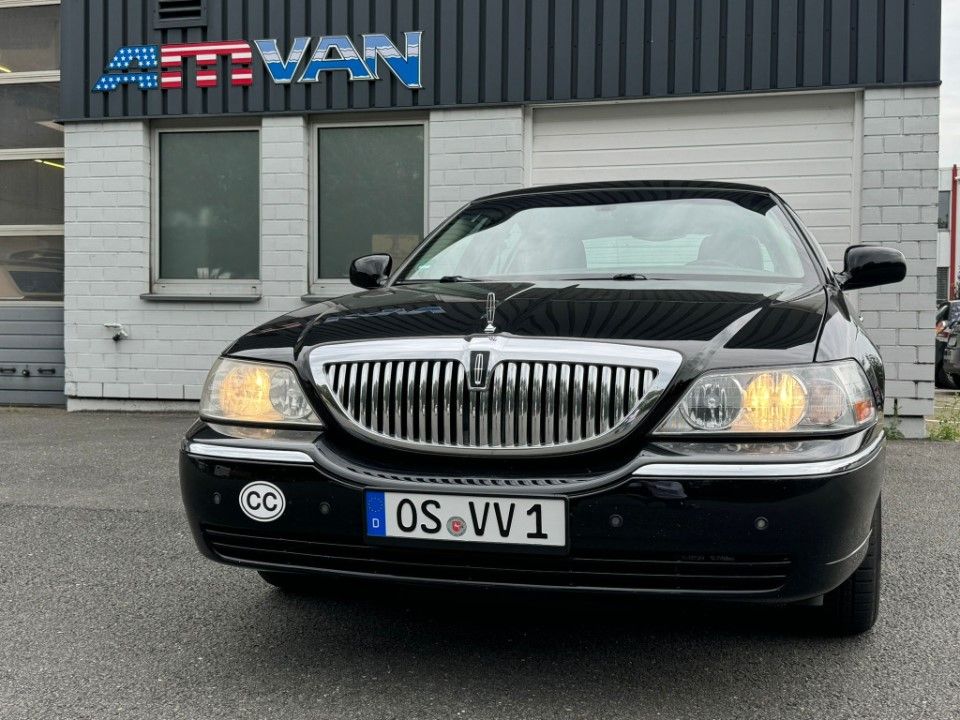 Fahrzeugabbildung Lincoln Town Car Signature Limited