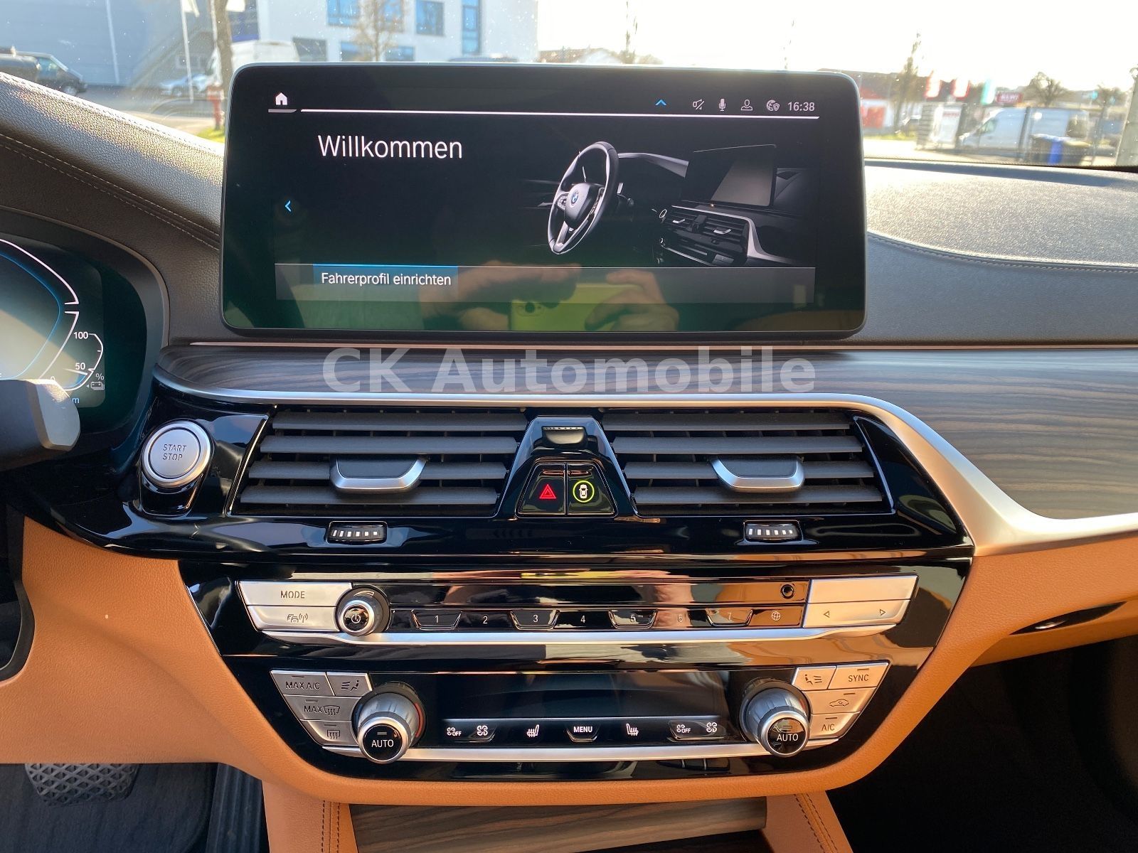 Fahrzeugabbildung BMW 545e Lim.xDrive Luxury Line/Laser/Navi/360°K/AHK