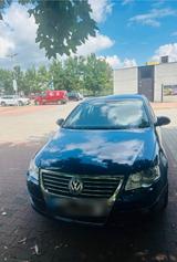 Volkswagen Auto Passat B6 - VW Passat Gebrauchtwagen in Wiesbaden