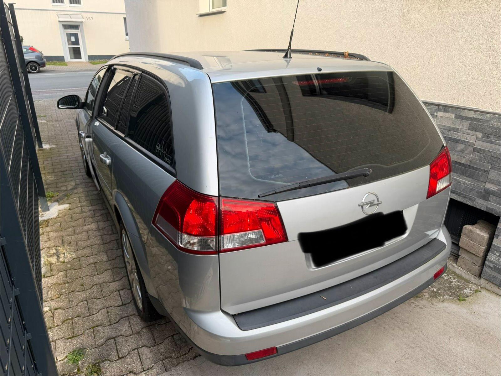 Opel Vectra 2005 — interior