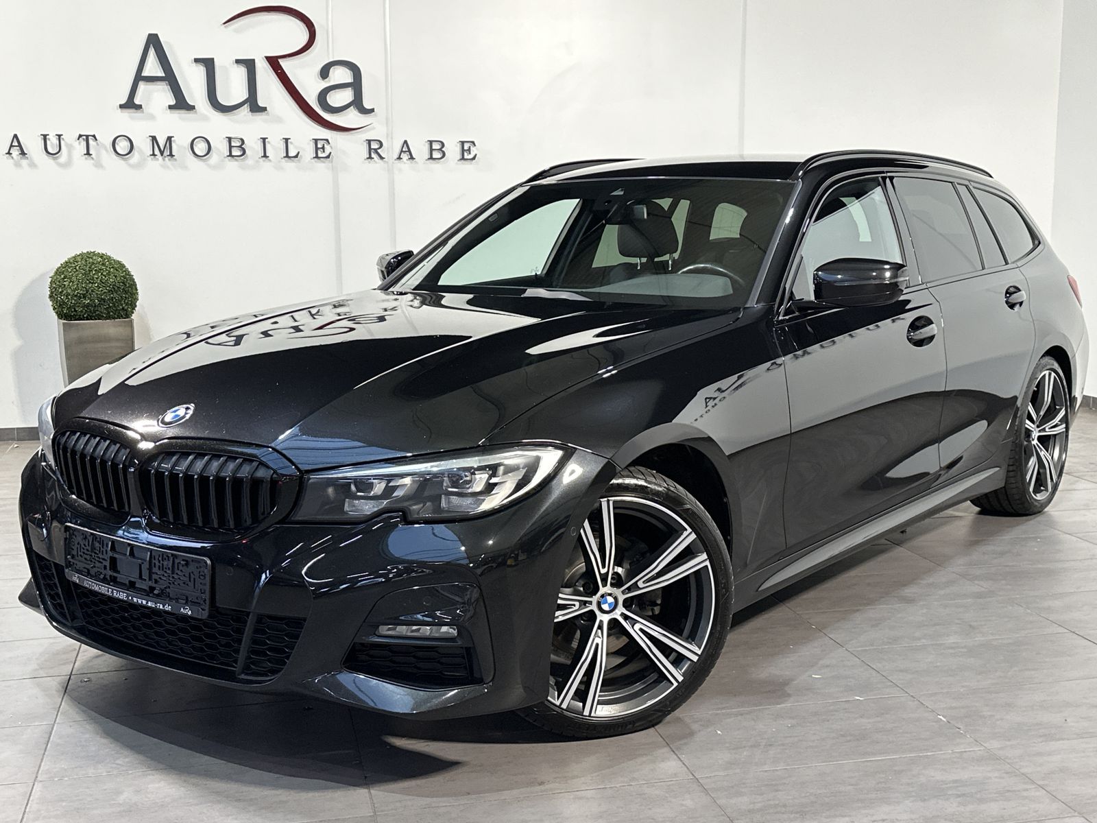 Fahrzeugabbildung BMW 320d Touring M-Sport NAV+LED+KAMERA+19ZO+HIFI+VC
