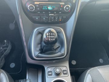 Ford Kuga - 11