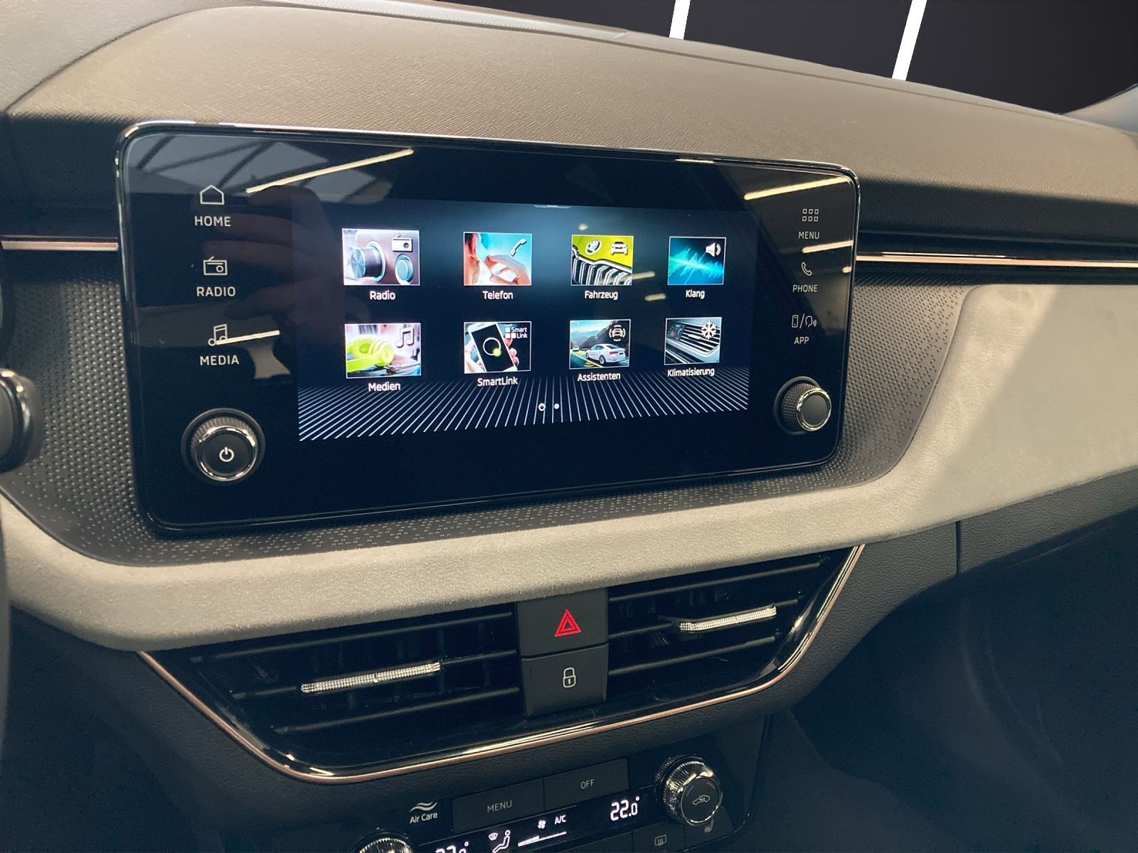 Fahrzeugabbildung SKODA Kamiq TOUR TSI MATRIX PANO DAB RÜCKFK