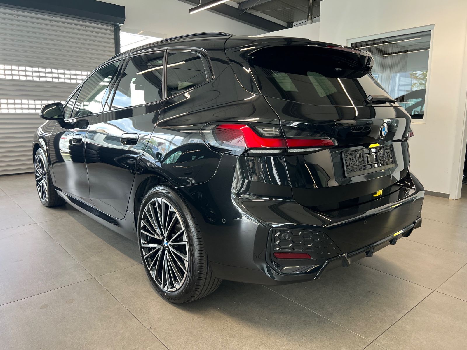 BMW 218 Active Tourer M-Sport / Pano / H&K / Massage imagem 2