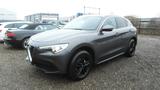 Alfa Romeo Stelvio Super Q4 - graue Alfa Romeo Stelvio