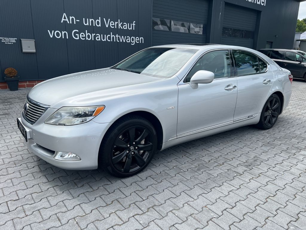 Lexus LS 600