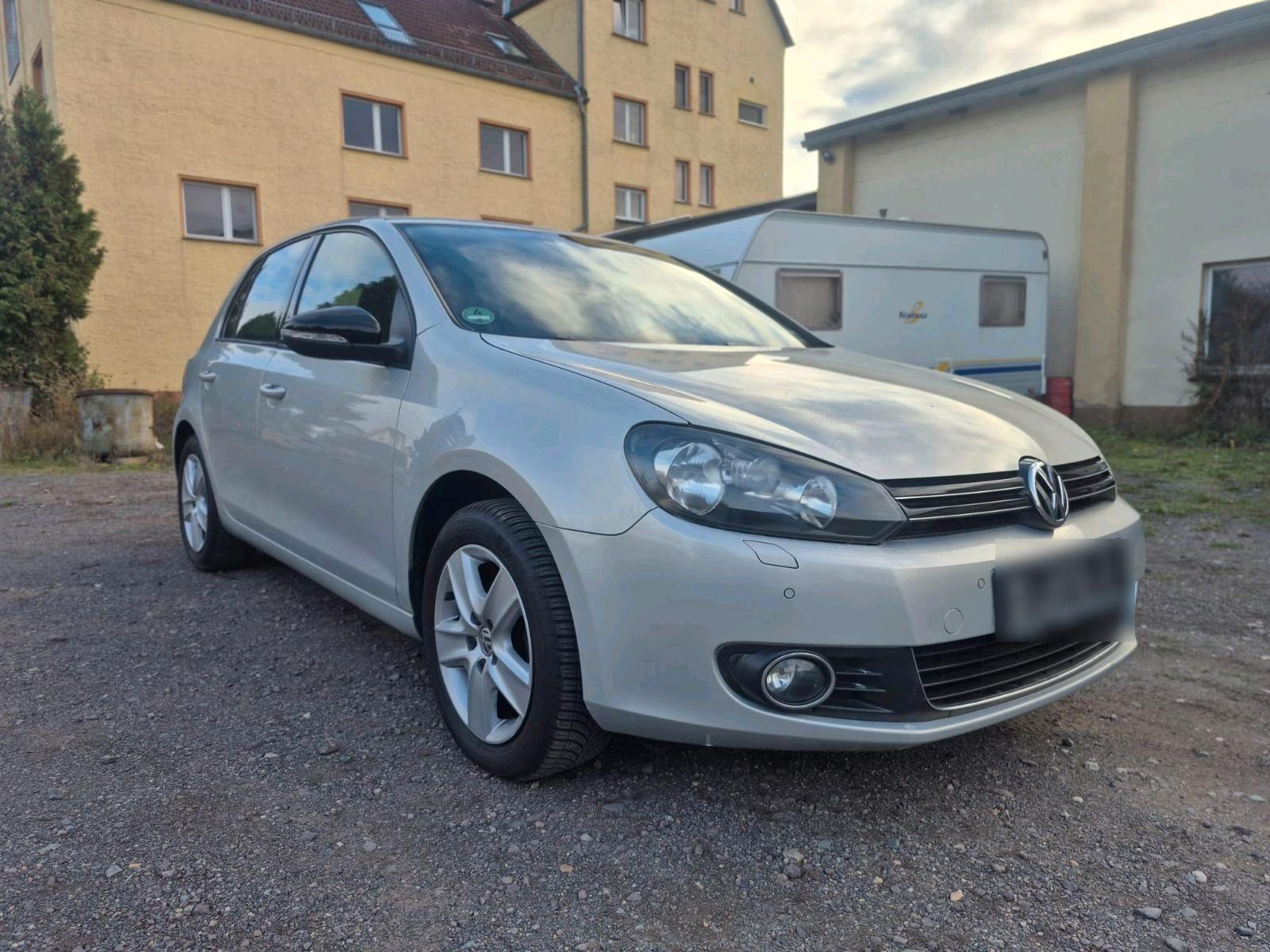 Volkswagen Golf 2011 — interior