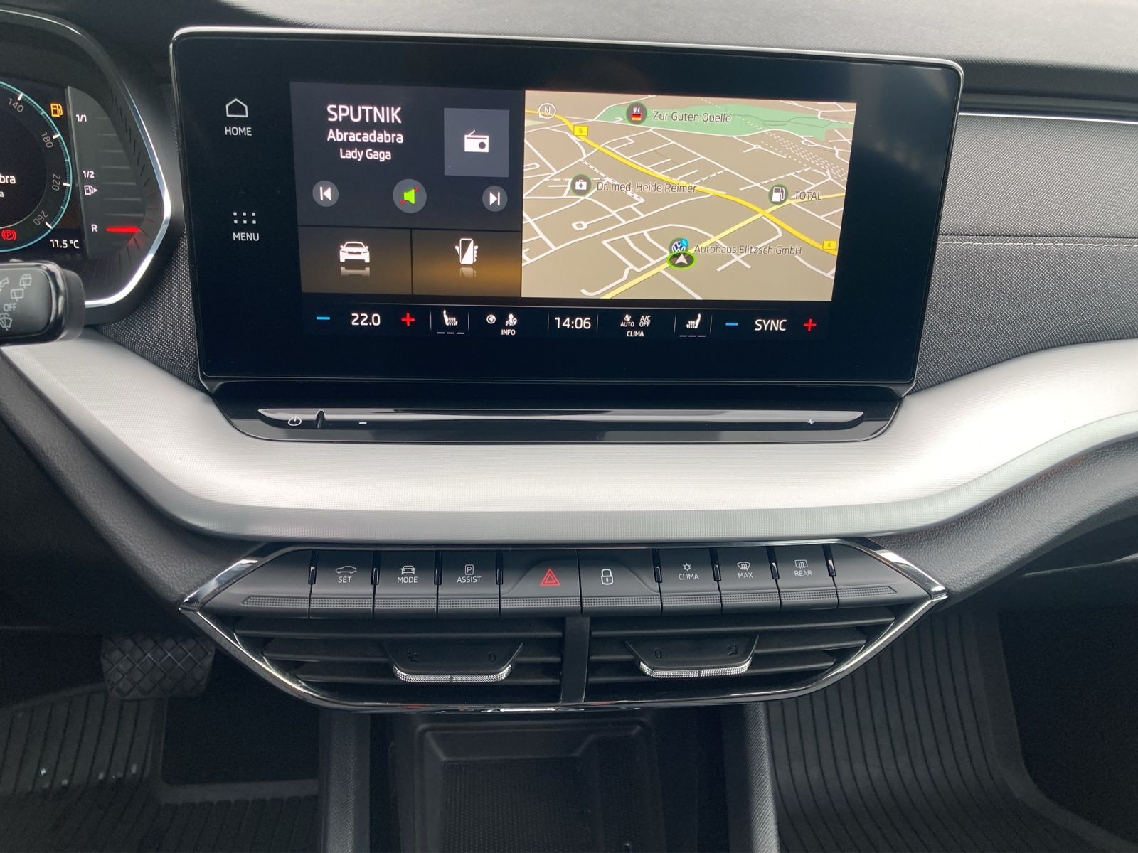 Fahrzeugabbildung SKODA Octavia Combi TDI First-Edition DSG LED Navi PDC