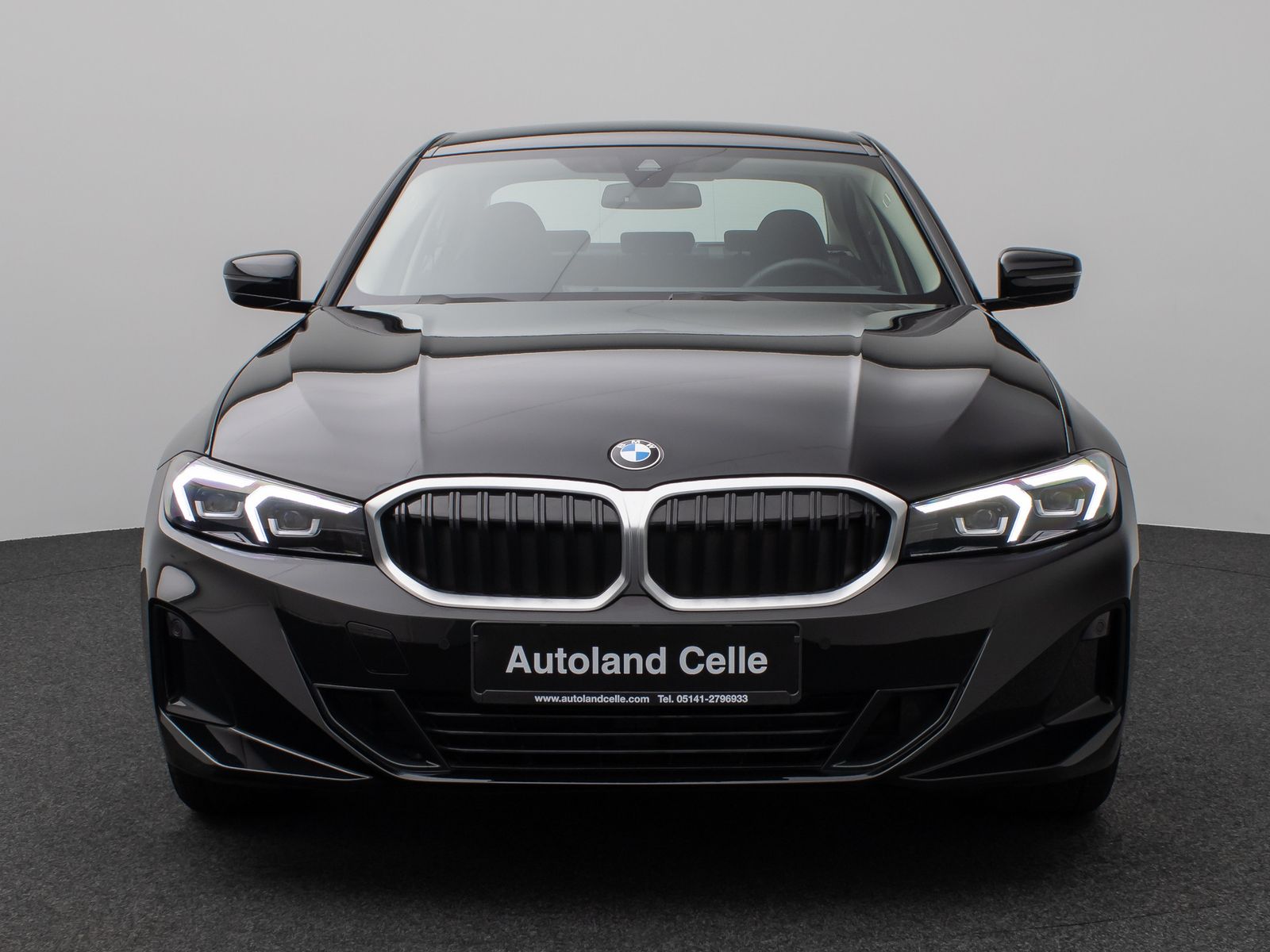 Fahrzeugabbildung BMW 318i DAB PDC Widscreen Geschwindigkeitsreg LED