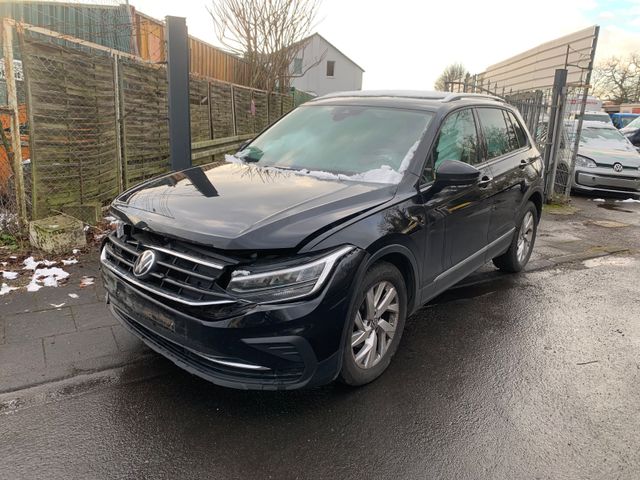 Volkswagen Tiguan Active ACC LED Kamera Navi Sitzheizung