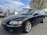 Volvo V70 Kombi D5 AWD Summum Automatik*Navi* - gebrauchte Volvo V70 aus dem Jahr 2006