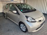 Toyota Aygo"ckIN2U"KLIMA*ALCANTARA*2.BESITZ*SEHR GEPFLE - Toyota Aygo (X) in Berlin