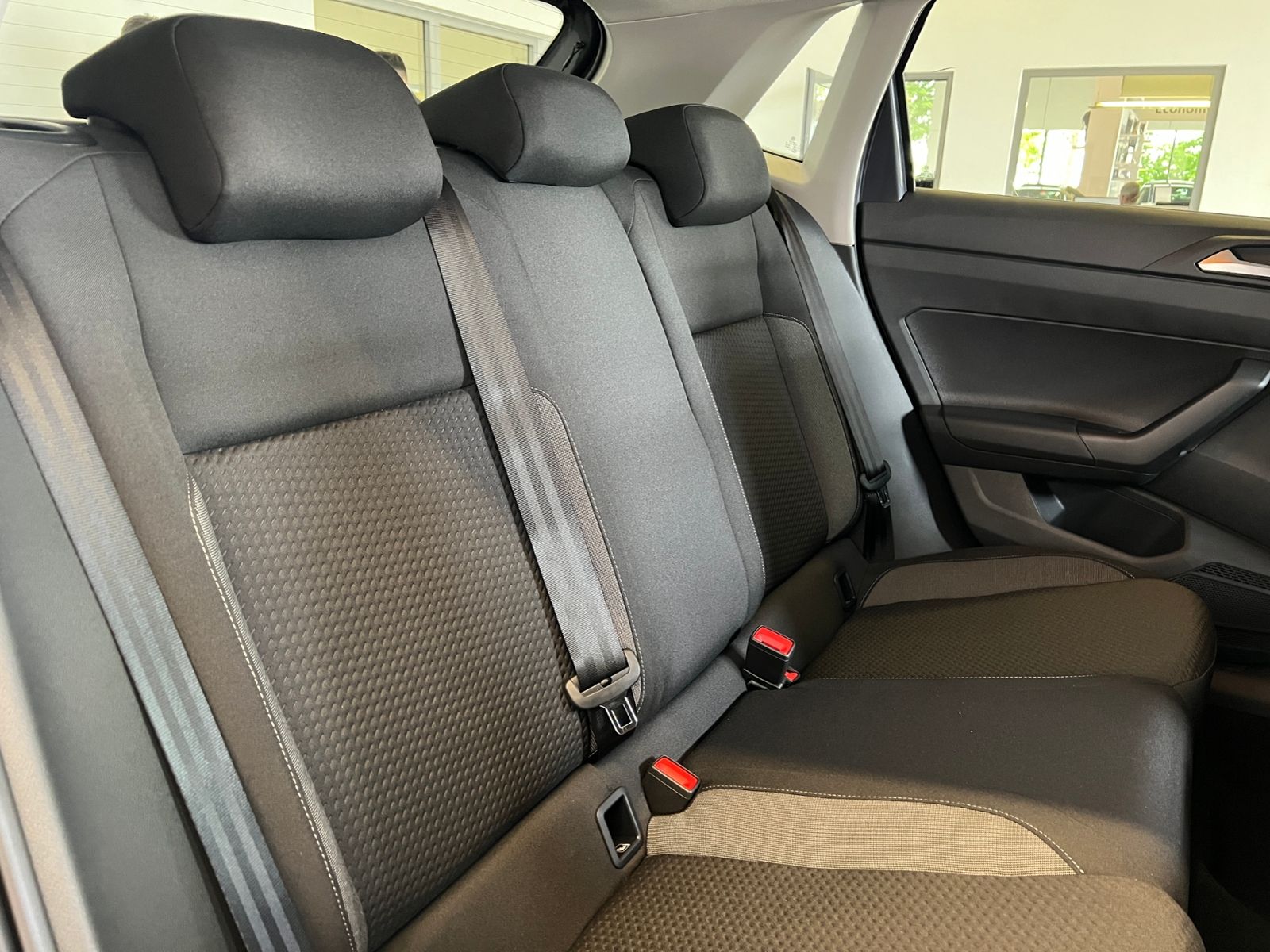 Fahrzeugabbildung Volkswagen Polo Life 1.0 TSI *LED, App Connect, PDC, Kamera