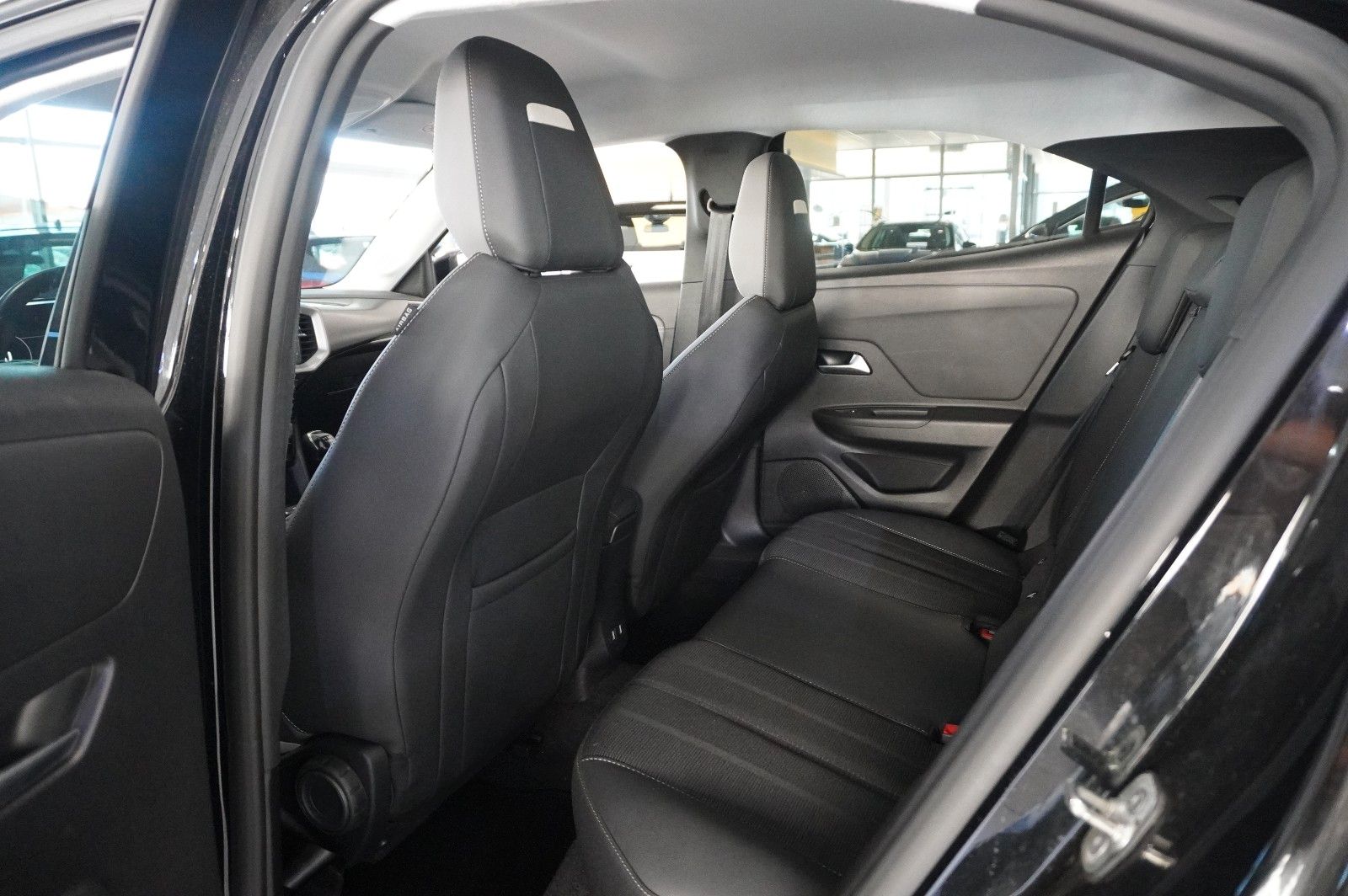Fahrzeugabbildung Opel Mokka ELEGANCE 1.2T NAVI/LED/KAMERA/SPORT/DAB+