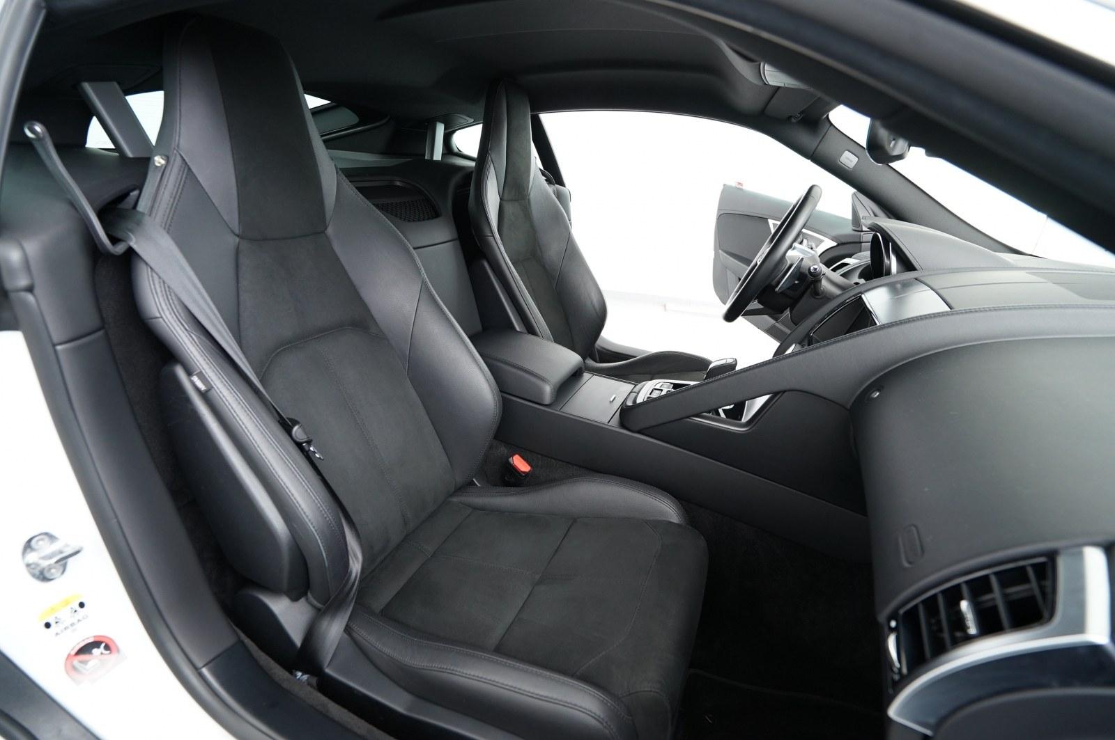 JAGUAR F-TYPE COUPÉ 300CH - XENON - CUIR - CHAUFFAGE STATIONNAIRE - CAMÉRA - BVA - 74.775 KMS