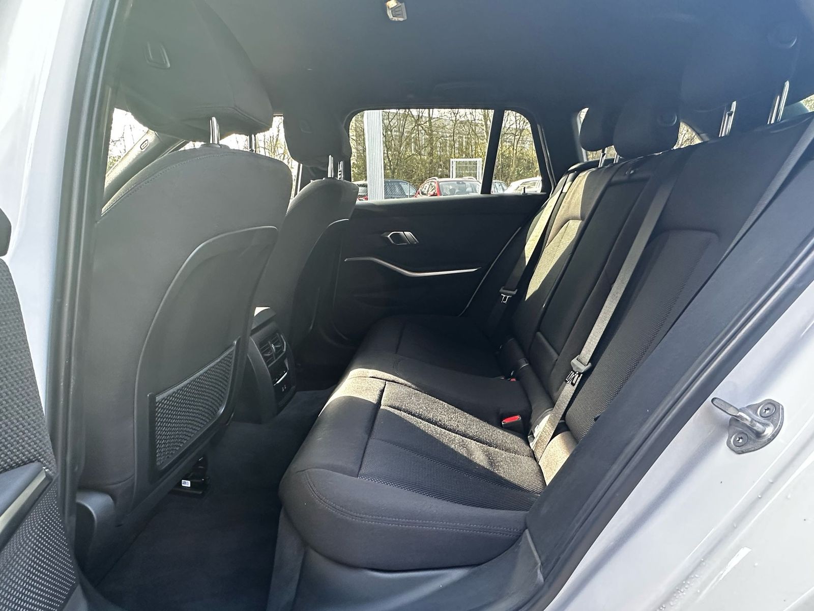 Fahrzeugabbildung BMW 318d Aut Advan Tou VIRTU+PROF+NAVI+SHZ+LED+PDC+M