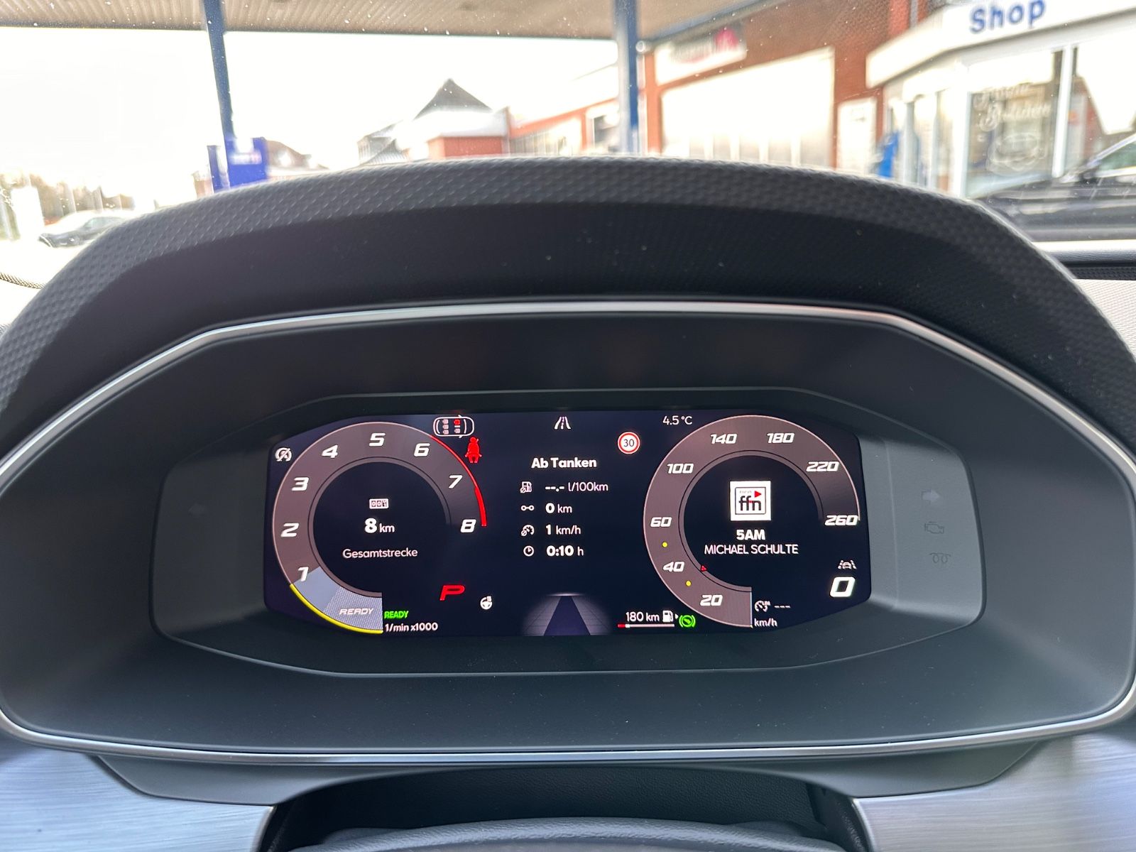 Fahrzeugabbildung SEAT Leon ST 1.5 eTSI FR DSG LED/GRA/SHZ/Kamera/APP