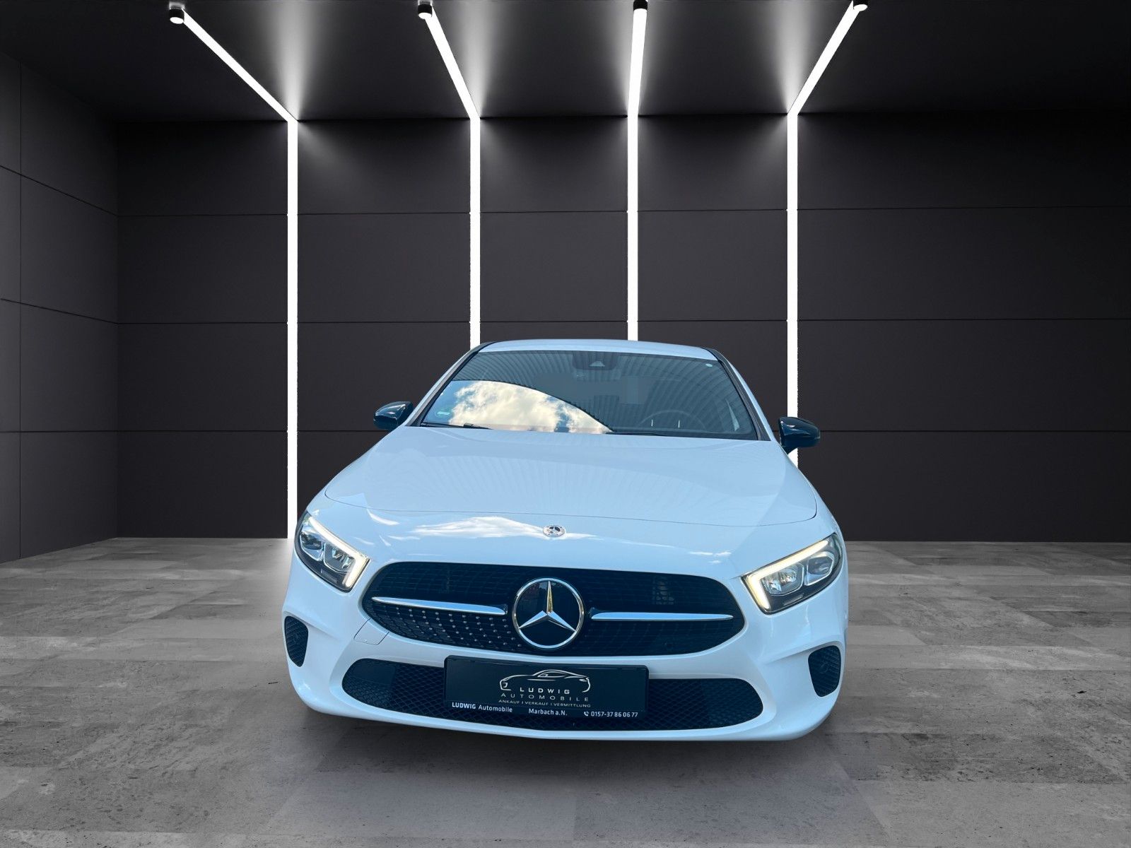 Mercedes-Benz A 180 A Limousine Edition 19 / AUTOMATIK / 1HAND imagem 2