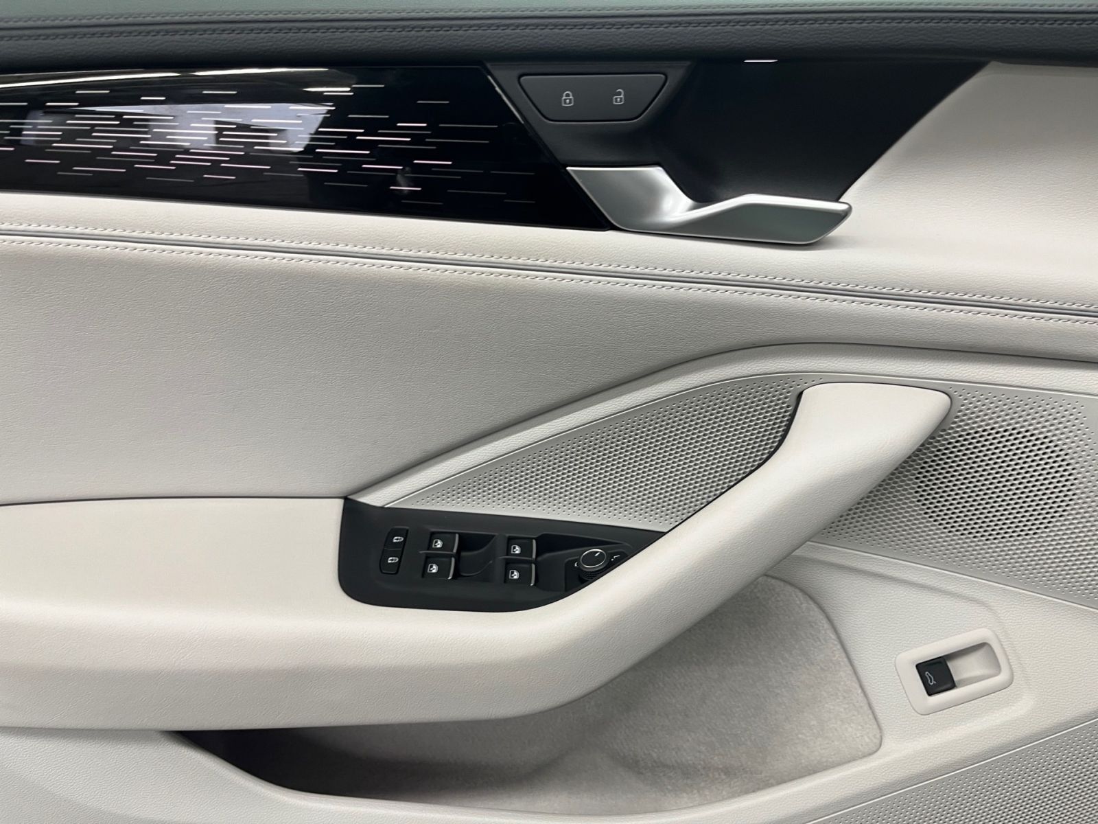 Volkswagen Passat Variant - Bild 8