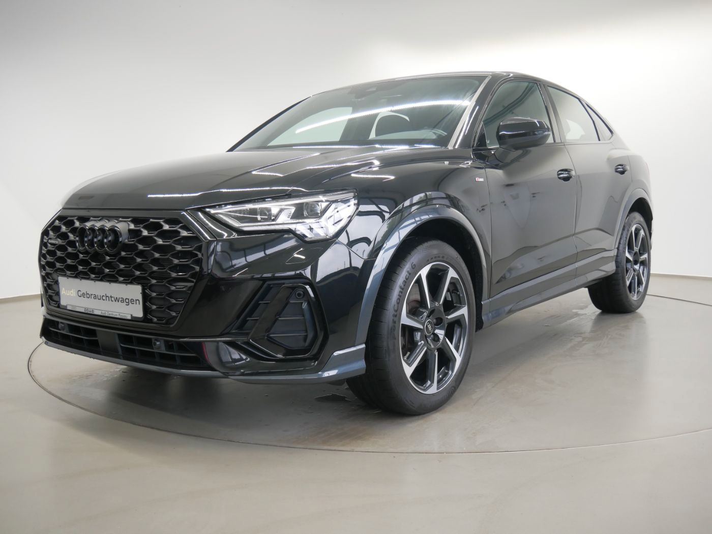 Audi Q3 Sportback 40 TDI quattro S line MATRIX PANO foto 2