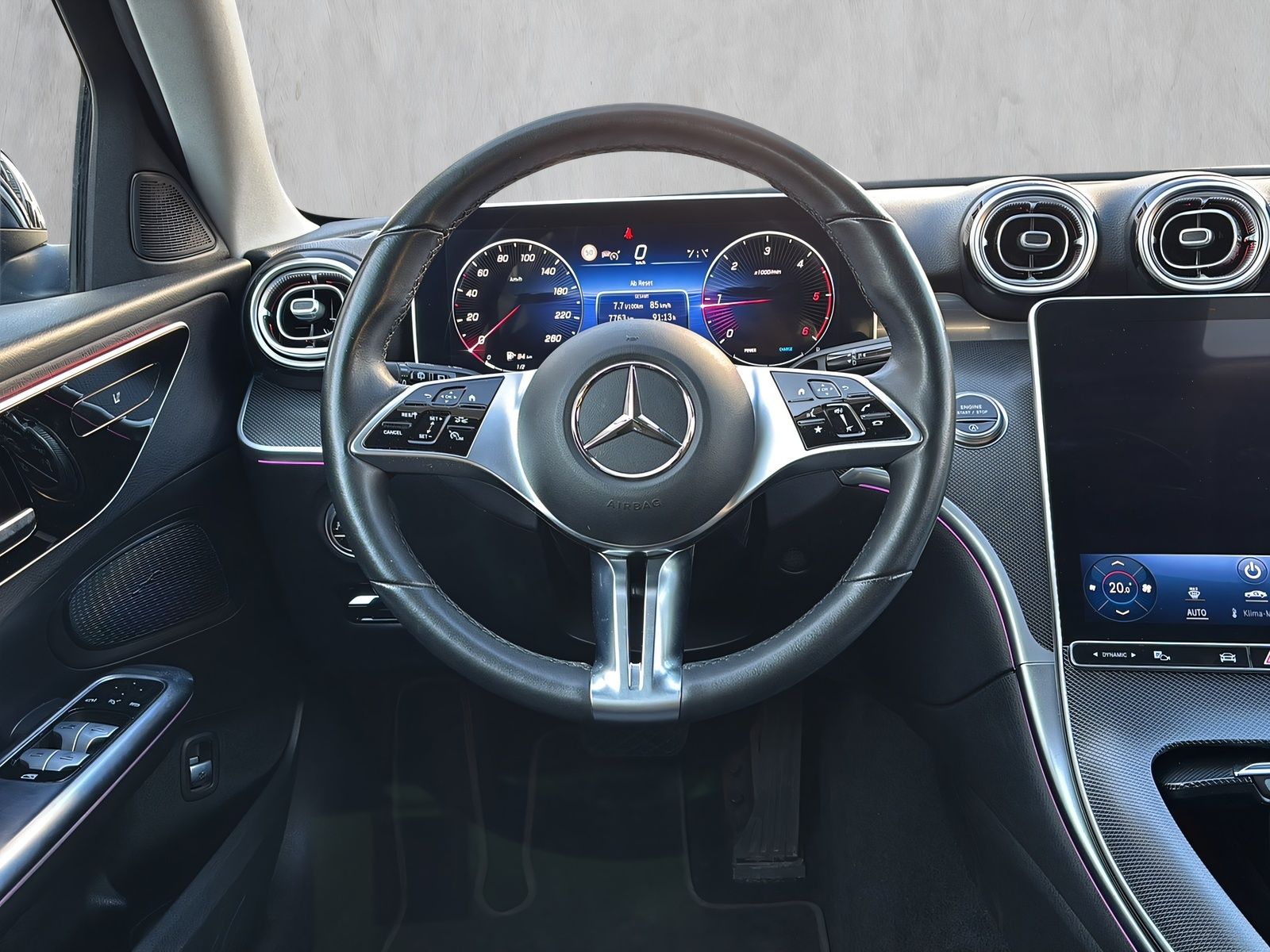 Fahrzeugabbildung Mercedes-Benz C 220 T d 4Matic AVANTGARDE DSC HEAD UP LED AHK