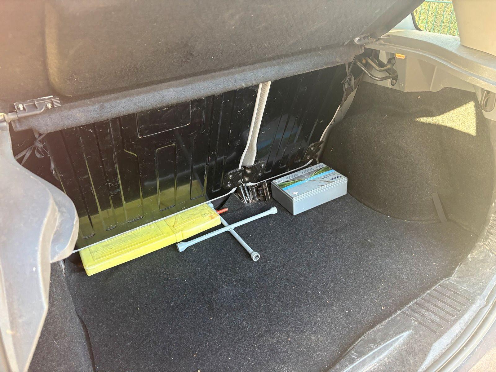 Ford Fusion 2005 — photo 8