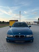 BMW E39 BMW 530i Touring topasblau - BMW 530 aus 2002: Kombi