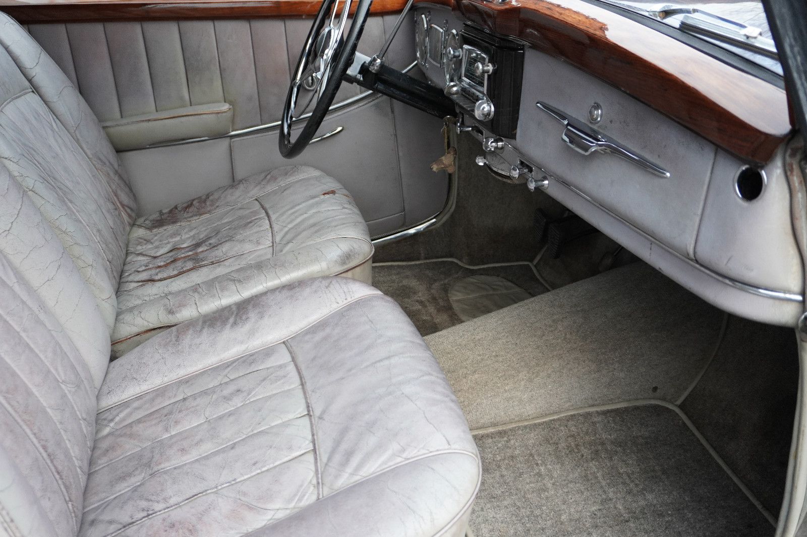 Fahrzeugabbildung Mercedes-Benz 220 A Cabriolet