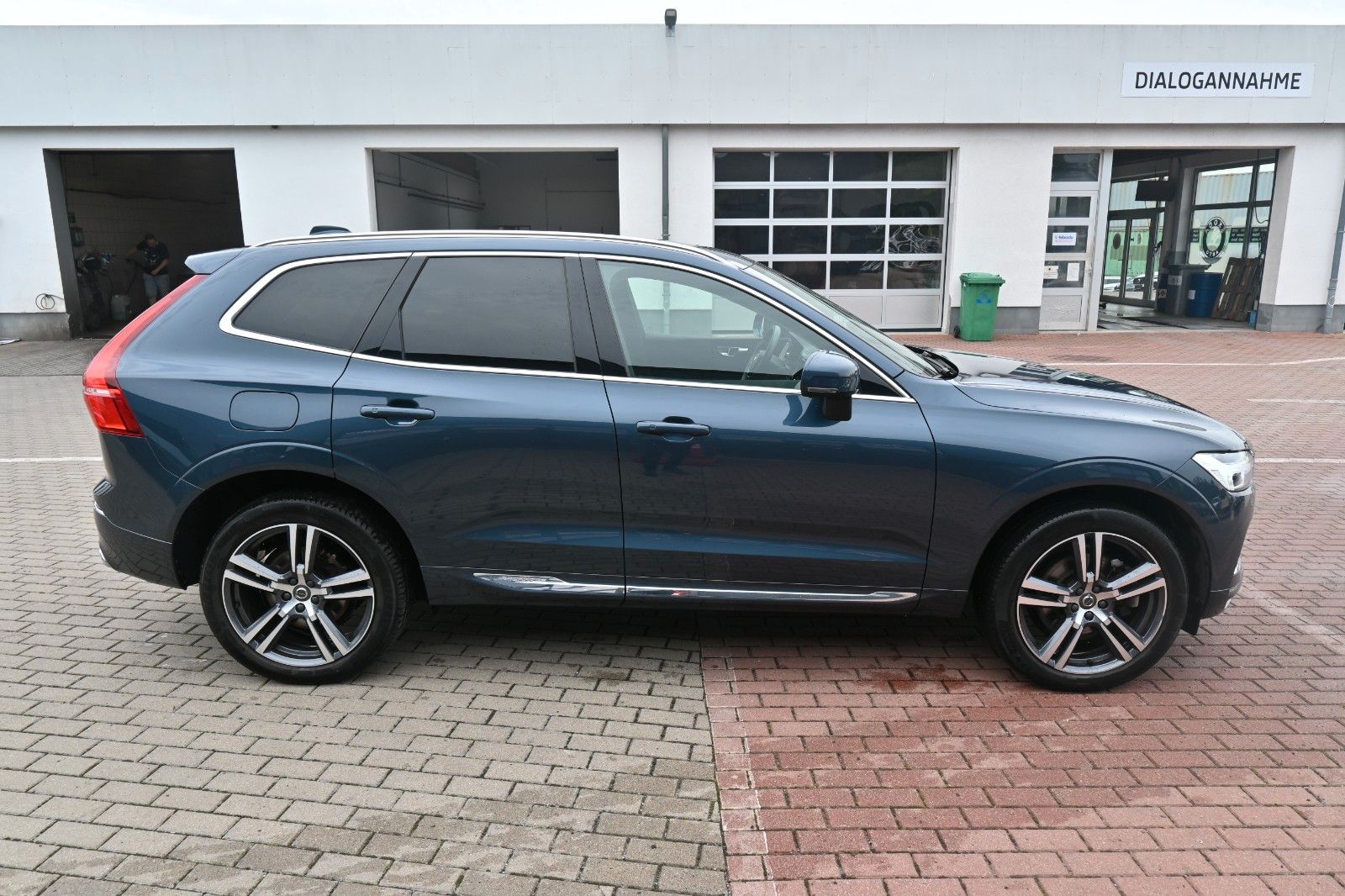 Fahrzeugabbildung Volvo XC 60 Inscript. T8 PHEV AWD*HUD*Massage*Luft*AHK