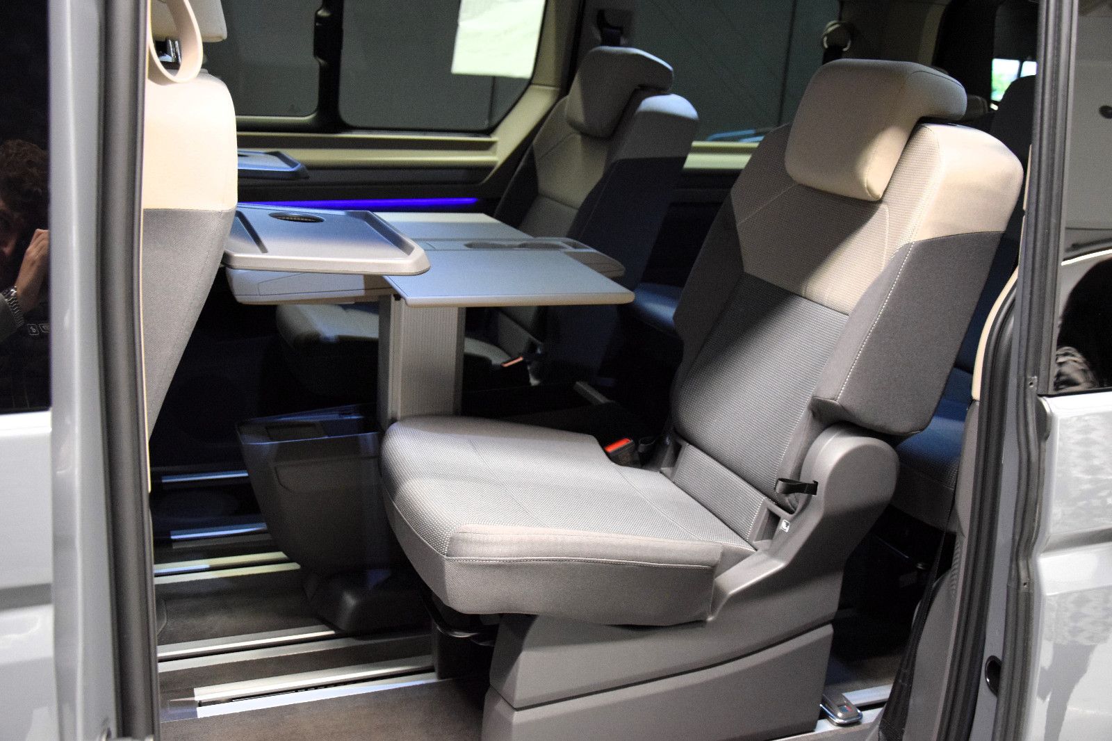 Fahrzeugabbildung Volkswagen T7 Multivan Edition ACC Standheizung AHK Kamera
