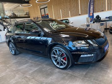 Skoda Octavia Combi RS 4x4 *PANO*NAVI*STANDHEIZUNG*AHK