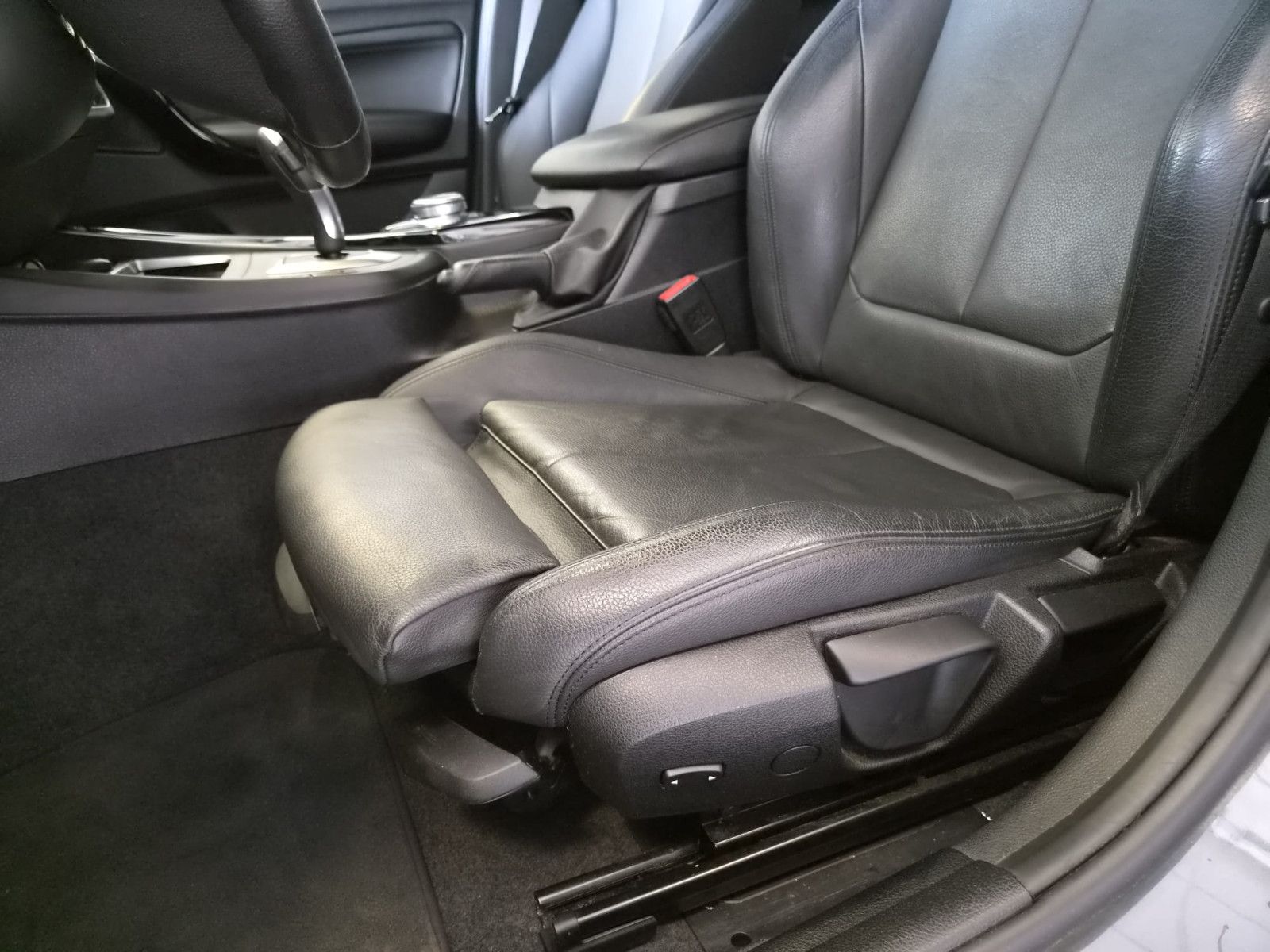 Fahrzeugabbildung BMW 120i Edition Sport Line Shadow/NAVI / AUTOMATIK