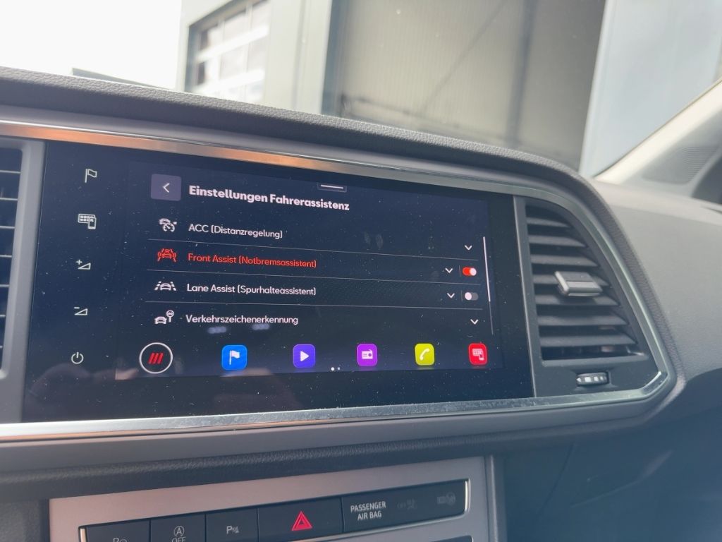Fahrzeugabbildung SEAT Ateca FR, ACC, AHK, SHZ, RFK, PDC, NAVI, Apple C