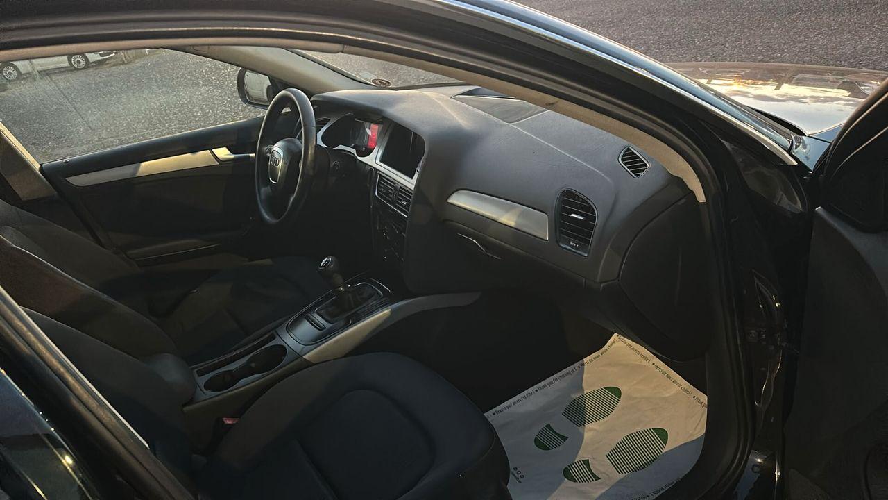 Audi A4 2009 — photo 9
