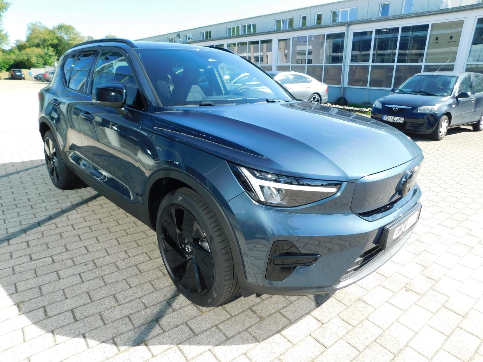 Fahrzeugabbildung Volvo EX40 Single Motor Ext. Range Plus Black Edition